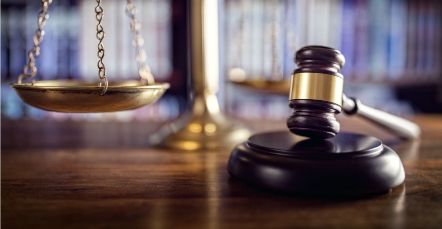 Δικαστές: Έκοψαν τα δώρα από το Δημόσιο και τα διεκδικούν οι ίδιοι