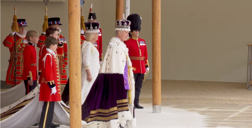 Στέψη βασιλιά Καρόλου: Με τη βασιλική οικογένεια στο μπαλκόνι του Μπάκιγχαμ έπεσε η αυλαία της λαμπερής τελετής