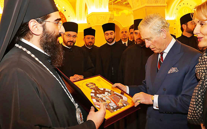 Βασιλιάς Κάρολος: Φόρεσε γραβάτα με την ελληνική σημαία για να υποδεχθεί τον πρόεδρο της Νότιας Κορέας