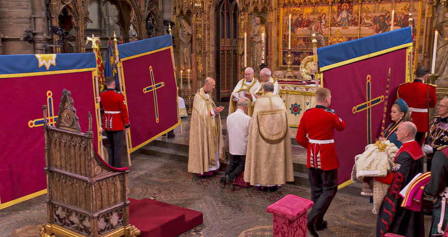 Στέψη βασιλιά Καρόλου: Με τη βασιλική οικογένεια στο μπαλκόνι του Μπάκιγχαμ έπεσε η αυλαία της λαμπερής τελετής