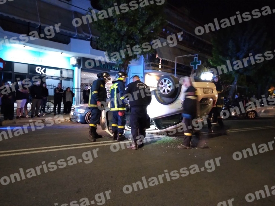 Λάρισα: Τρομακτικό τροχαίο με τρεις τραυματίες - Αναποδογύρισε το ένα όχημα