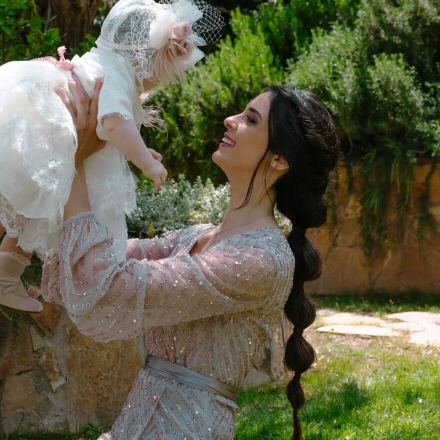 Άκης Πετρετζίκης - Κωνσταντίνα Παπαμιχαήλ: Nέες φωτογραφίες από τη βάφτιση της κόρης τους, Ακυλίνας