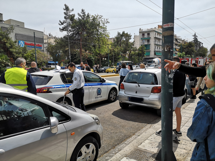 Καλλιθέα:  Πώς έγινε το θανατηφόρο τροχαίο στο σημείο «παγίδα» - Απαρηγόρητοι οι γονείς της 12χρονης