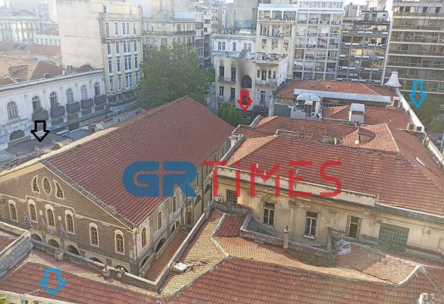 Θεσσαλονίκη: Κάναμε γκράφιτι λένε οι κουκουλοφόροι μετά την καταδίωξη στις ταράτσες - Κατηγορούνται για εμπρησμό