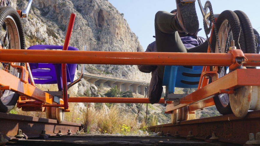 Τι είναι το Railbiking που ήρθε και στην Ελλάδα