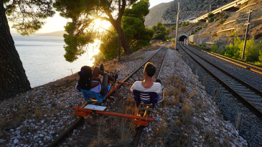 Τι είναι το Railbiking που ήρθε και στην Ελλάδα