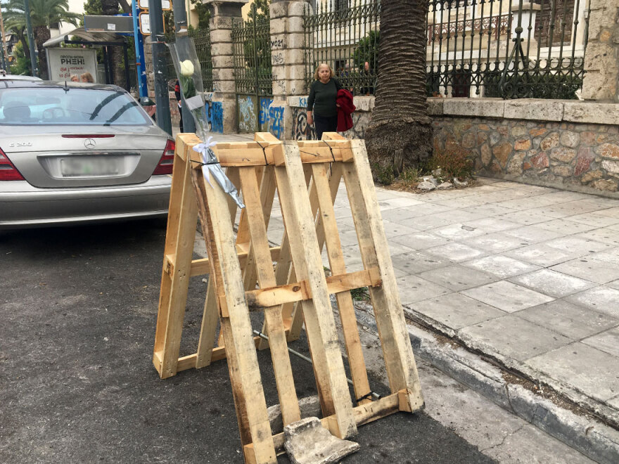 Τροχαίο στην Καλλιθέα: Μπροστά στα μάτια της αδερφής της παρασύρθηκε από το ΙΧ η 12χρονη