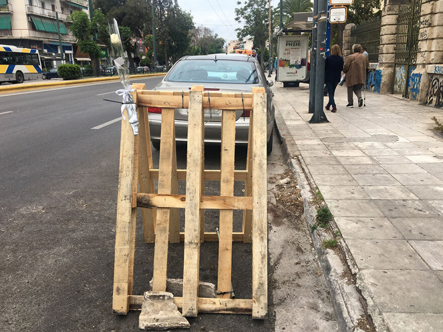 Τροχαίο στην Καλλιθέα: Μπροστά στα μάτια της αδερφής της παρασύρθηκε από το ΙΧ η 12χρονη