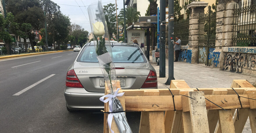 Τροχαίο στην Καλλιθέα: Μπροστά στα μάτια της αδερφής της παρασύρθηκε από το ΙΧ η 12χρονη