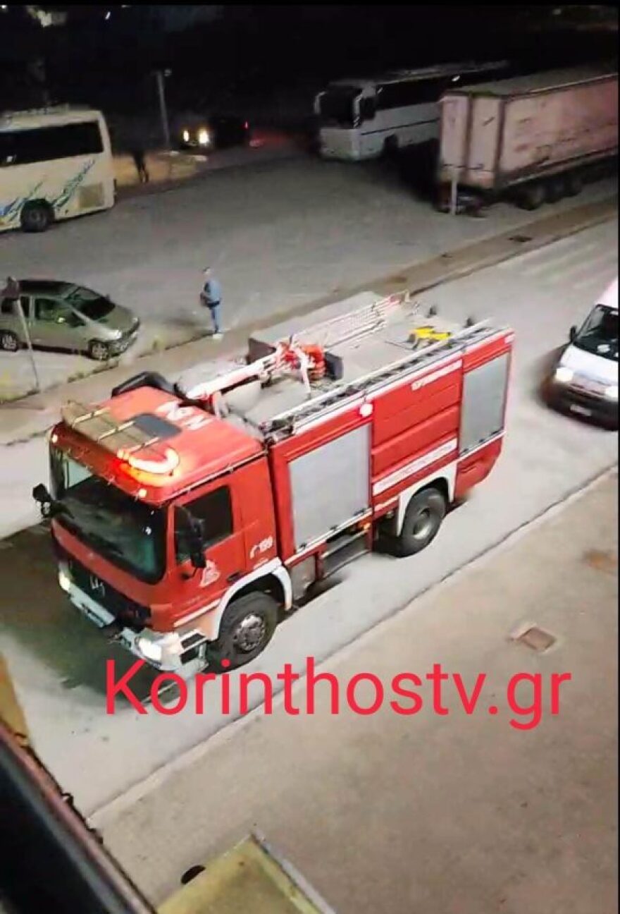 Κινέτα: «Λαχτάρησαν» οι επιβάτες του προαστιακού - Σπινθήρες τον ανάγκασαν να σταματήσει (βίντεο)