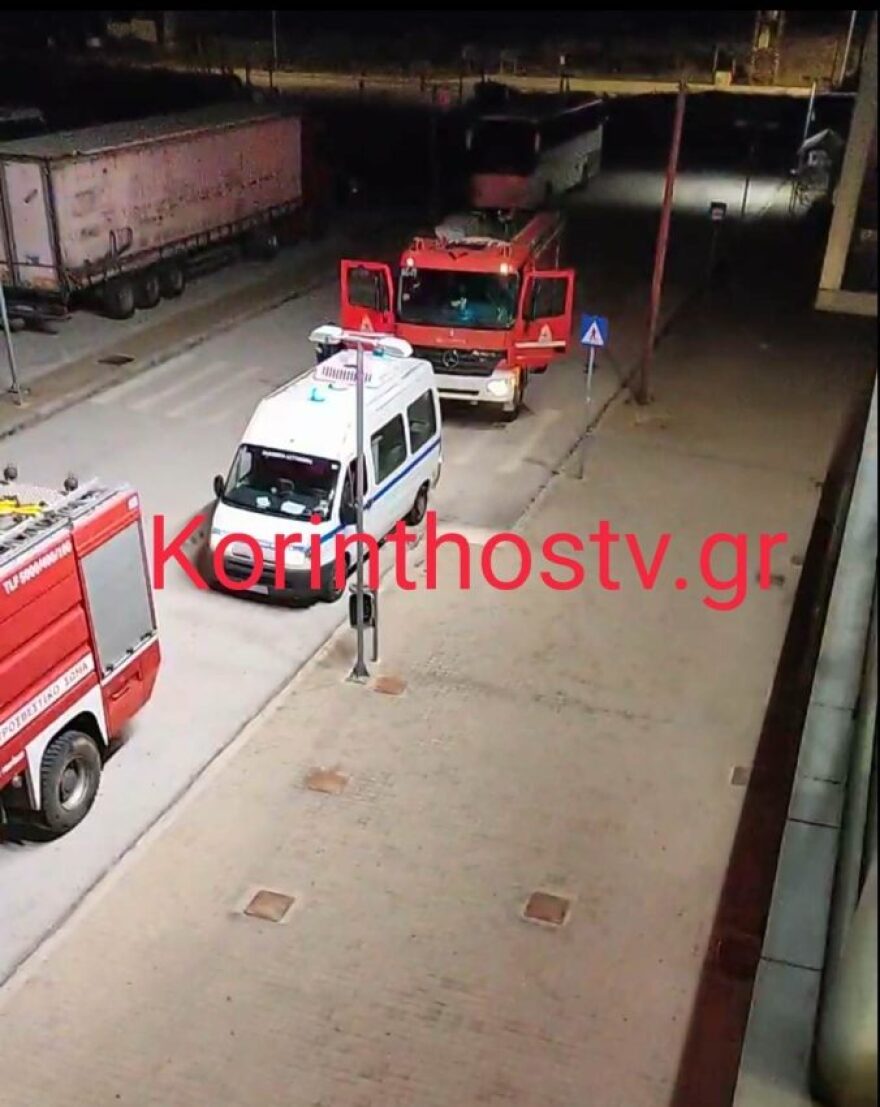 Κινέτα: «Λαχτάρησαν» οι επιβάτες του προαστιακού - Σπινθήρες τον ανάγκασαν να σταματήσει (βίντεο)