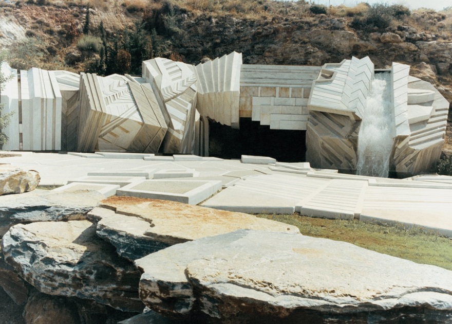 Νέλλα Γκόλαντα: Έφυγε από τη ζωή η γλύπτρια που μεταμόρφωσε το αστικό τοπίο 