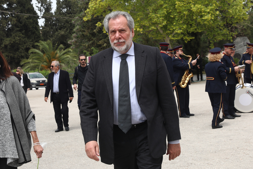 Λάζαρος Λασκαρίδης: Το τελευταίο «αντίο» λένε συγγενείς και φίλοι στον αντιδήμαρχο Καλλιθέας