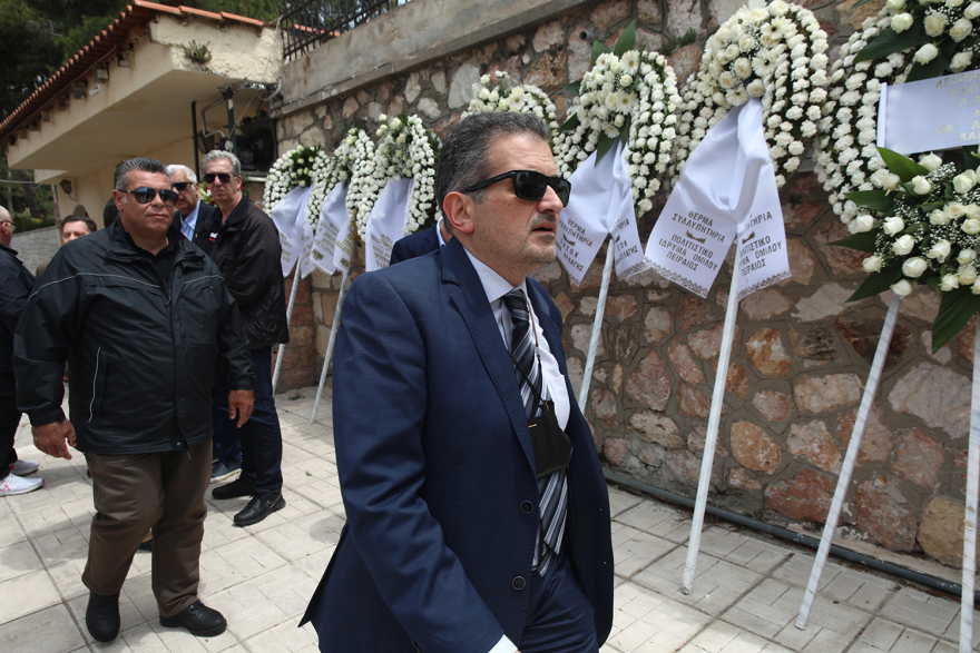 Λάζαρος Λασκαρίδης: Το τελευταίο «αντίο» λένε συγγενείς και φίλοι στον αντιδήμαρχο Καλλιθέας