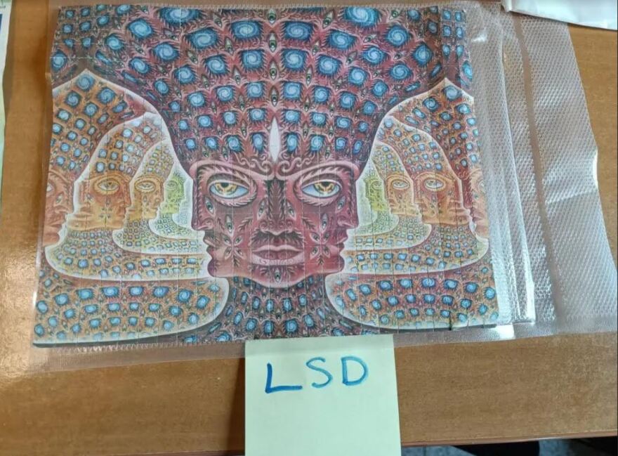 Πάτρα: Τεράστιο φορτίο με ναρκωτικά σε νταλίκα - 51 κιλά κάνναβης, κοκαΐνη και LSD