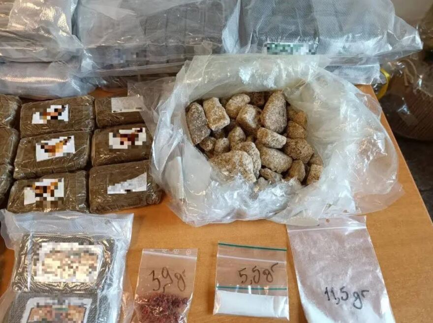 Πάτρα: Τεράστιο φορτίο με ναρκωτικά σε νταλίκα - 51 κιλά κάνναβης, κοκαΐνη και LSD
