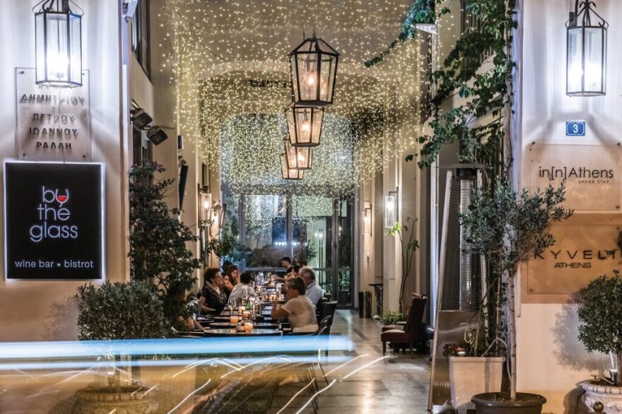 Οι γυναίκες που μας έκαναν να αγαπήσουμε τα wine bars