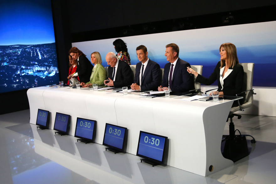 Εκλογές 2023 - Ντιμπέιτ: Η γκλίτσα του ΚΚΕ για τον Τσίπρα και η Παναγία γκέισα - Οι 7 ατάκες από την τηλεμαχία των αρχηγών