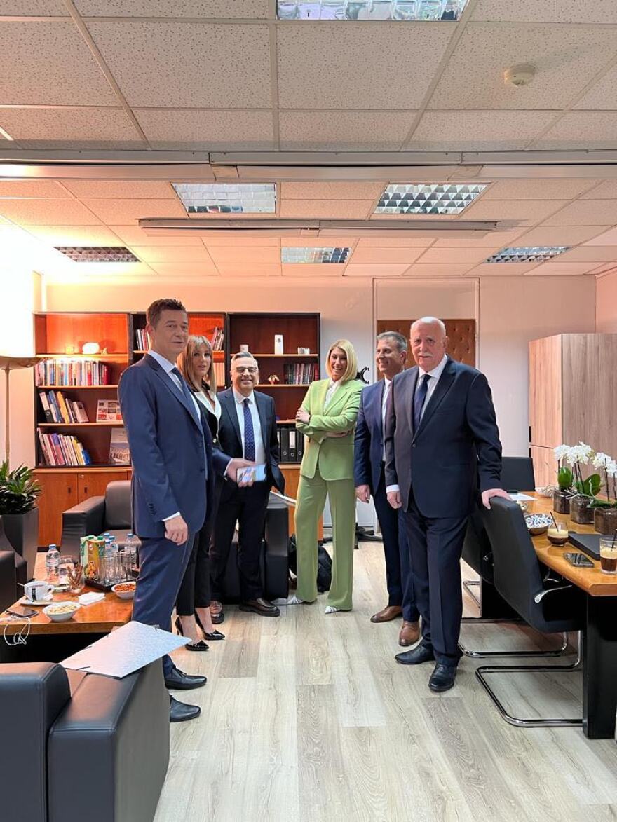 Εκλογές 2023 - Ντιμπέιτ: Η γκλίτσα του ΚΚΕ για τον Τσίπρα και η Παναγία γκέισα - Οι 7 ατάκες από την τηλεμαχία των αρχηγών