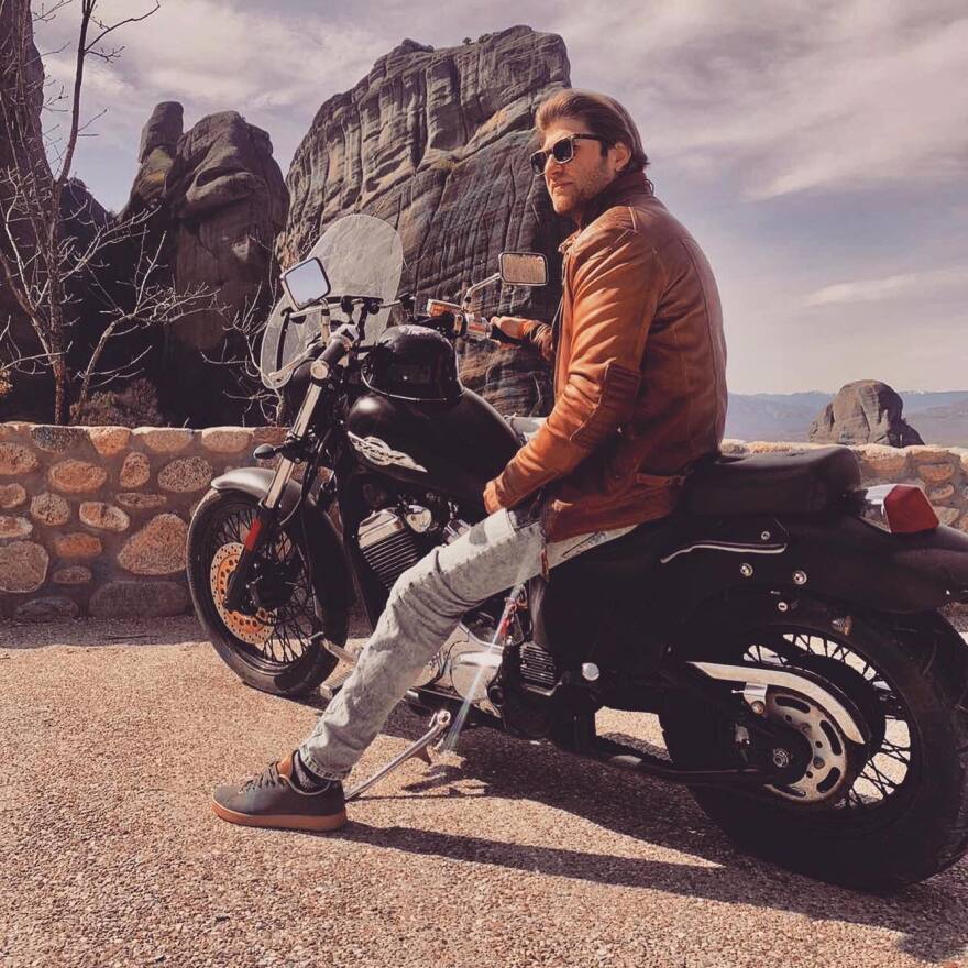 Καλλιμάρμαρο: Θρήνος για τον 30χρονο ειδικό φρουρό που σκοτώθηκε στο τροχαίο - O Ηλίας γύριζε από τη δουλειά του