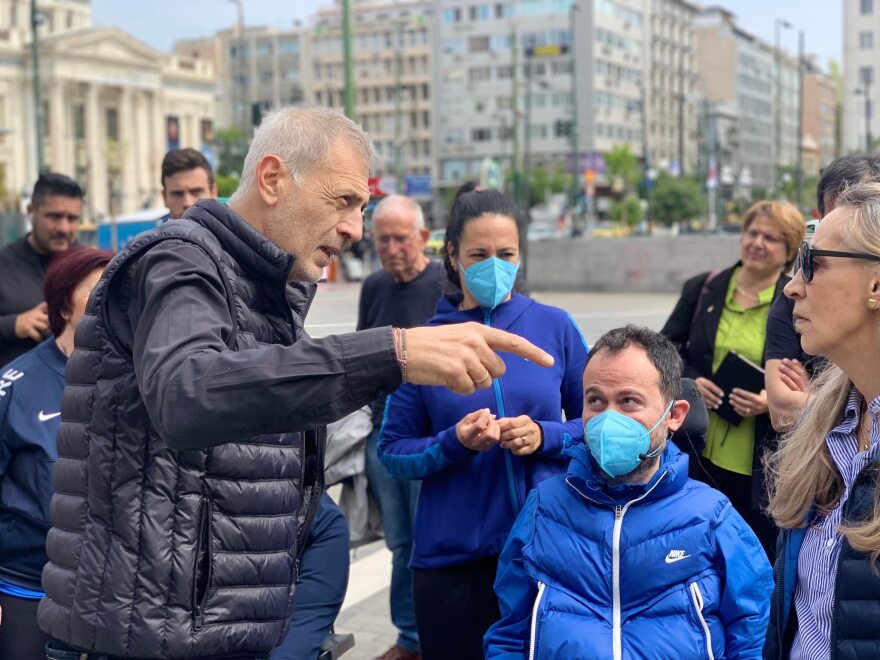 Μαθήματα μπότσια από τον Παραολυμπιονίκη Γρηγόρη Πολυχρονίδη στα παιδιά των ειδικών σχολείων του Πειραιά - Δείτε βίντεο 