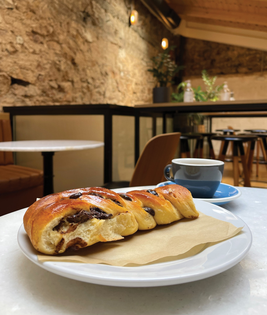 14 στάσεις στην Αθήνα για φρέσκο ψωμί, λαχταριστά τσουρέκια και αφράτα κρουασάν 