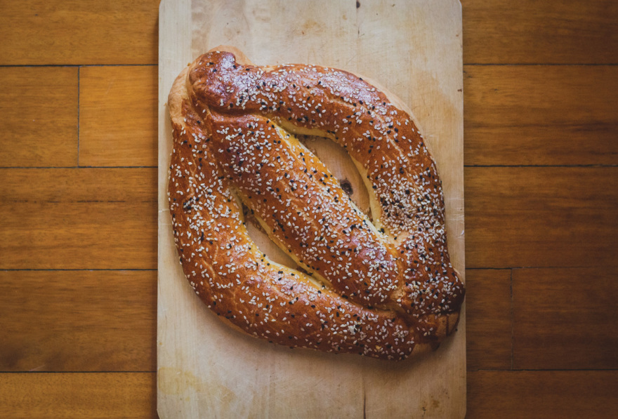 14 στάσεις στην Αθήνα για φρέσκο ψωμί, λαχταριστά τσουρέκια και αφράτα κρουασάν 
