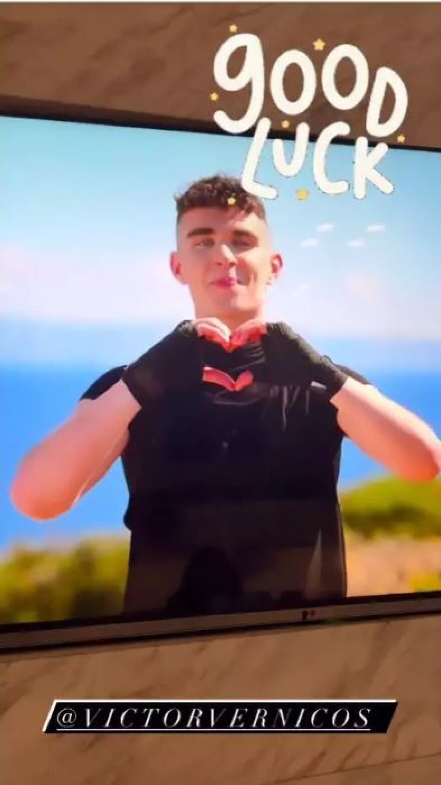 Eurovision 2023: Οι αναρτήσεις της Μαρίνας Βερνίκου, όσο ο ανιψιός της, Victor Vernicos βρισκόταν στη σκηνή