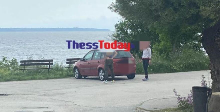 Θεσσαλονίκη: Περιπέτεια για 43χρονη - Ξέχασε το χειρόφρενο και το ΙΧ έπεσε στη θάλασσα