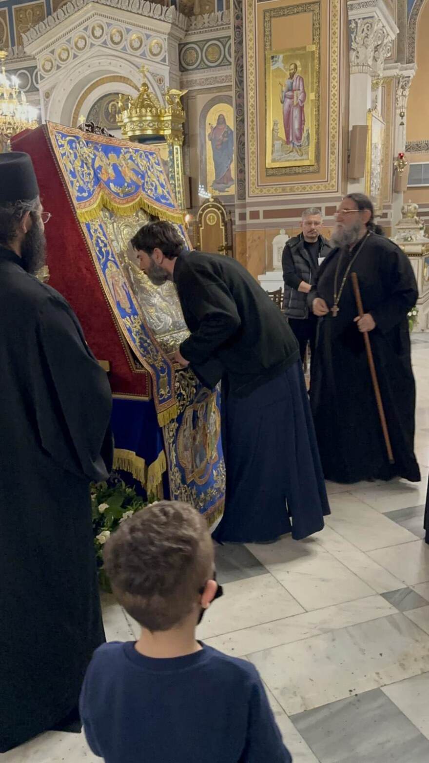 Στη Μητρόπολη για να προσκυνήσει την εικόνα «Άξιον Εστί» ο πατήρ Αντώνιος - Βίντεο και φωτογραφίες