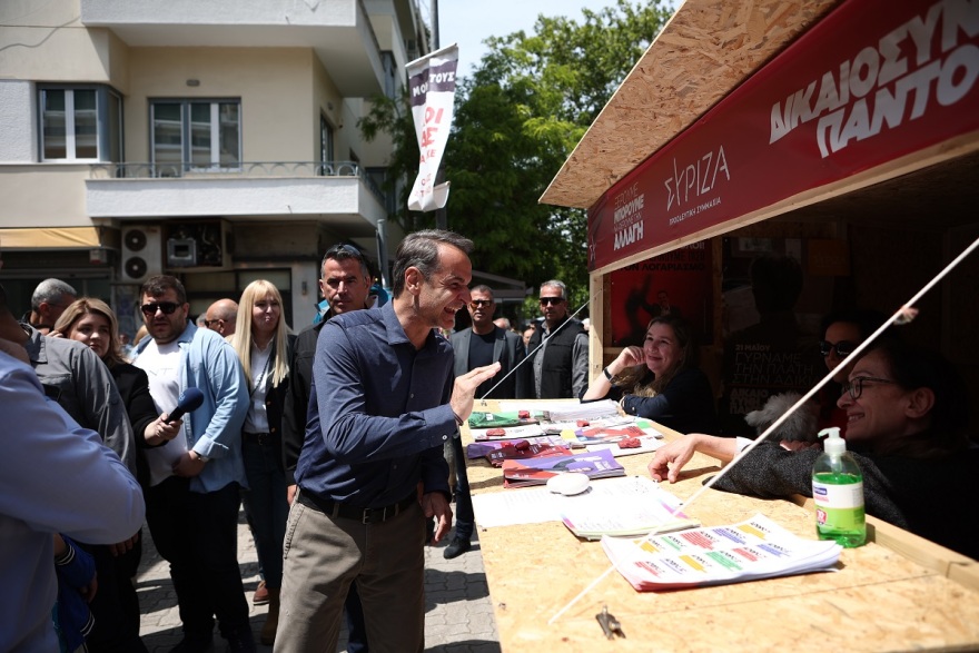 Εκλογές 2023 - Αμετανόητοι στο ΜεΡΑ25 για τη χειραψία που αρνήθηκαν στον Μητσοτάκη στην Κυψέλη: «Πολύ σωστά έπραξαν»