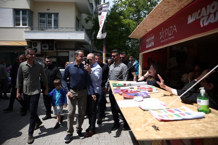 Εκλογές 2023 - Αμετανόητοι στο ΜεΡΑ25 για τη χειραψία που αρνήθηκαν στον Μητσοτάκη στην Κυψέλη: «Πολύ σωστά έπραξαν»