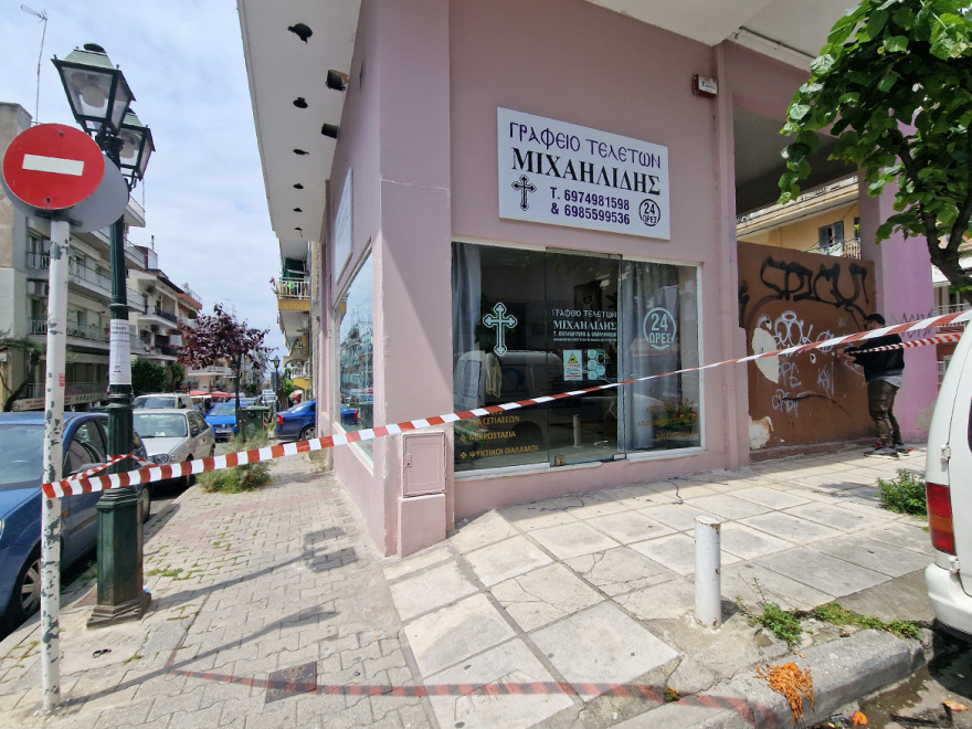 Θεσσαλονίκη: «Πήγε να ταΐσει αδέσποτα και τον σκότωσαν» με μπουνιές και κλωτσιές