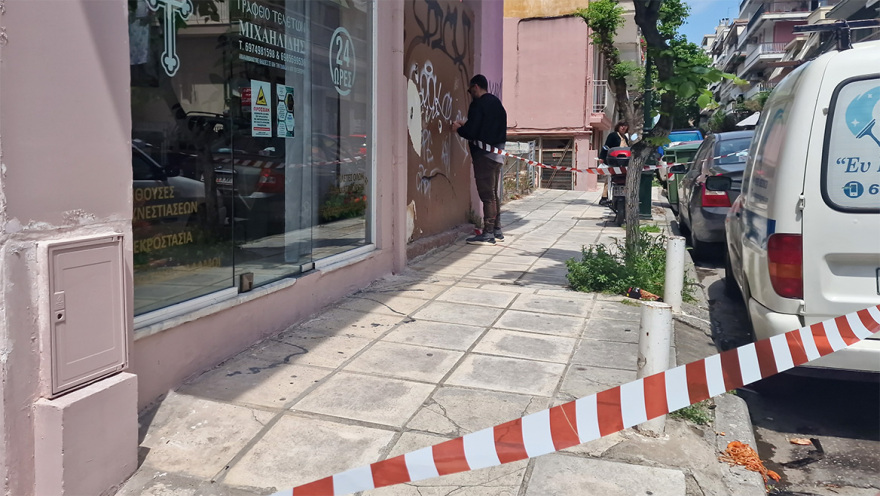 Θεσσαλονίκη: «Πήγε να ταΐσει αδέσποτα και τον σκότωσαν» με μπουνιές και κλωτσιές