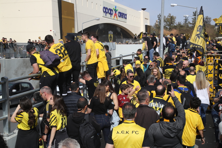  ΑΕΚ: Χιλιάδες οπαδοί έξω από την OPAP Arena για το παιχνίδι-τίτλου με τον Βόλο - Γιορτή μέσα στο γήπεδο 
