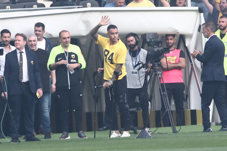  ΑΕΚ: Χιλιάδες οπαδοί έξω από την OPAP Arena για το παιχνίδι-τίτλου με τον Βόλο - Γιορτή μέσα στο γήπεδο 