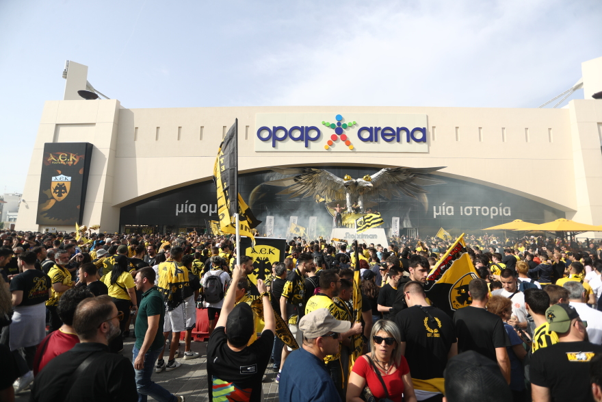  ΑΕΚ: Χιλιάδες οπαδοί έξω από την OPAP Arena για το παιχνίδι-τίτλου με τον Βόλο - Γιορτή μέσα στο γήπεδο 