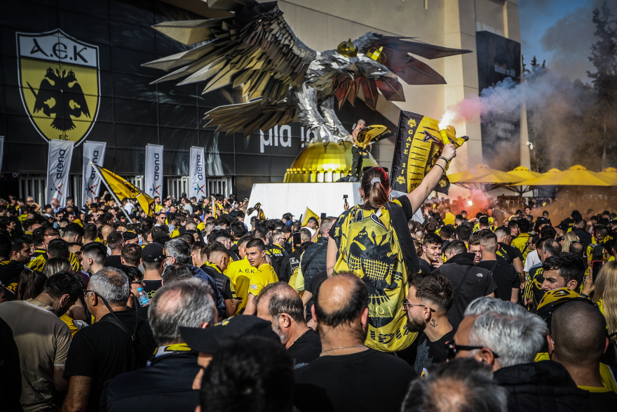  ΑΕΚ: Χιλιάδες οπαδοί έξω από την OPAP Arena για το παιχνίδι-τίτλου με τον Βόλο - Γιορτή μέσα στο γήπεδο 