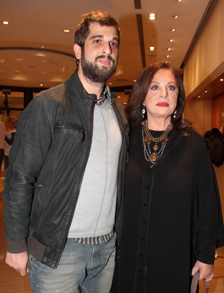 Γιορτή της Μητέρας: Οι Ελληνίδες μητέρες της «καρδιάς» που υιοθέτησαν το παιδί τους 