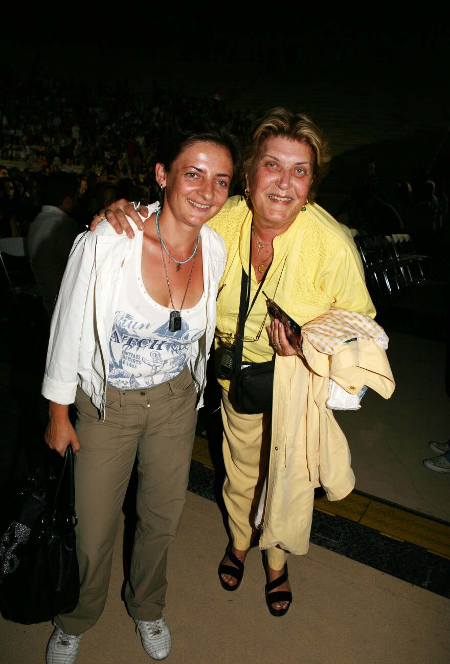 Γιορτή της Μητέρας: Οι Ελληνίδες μητέρες της «καρδιάς» που υιοθέτησαν το παιδί τους 