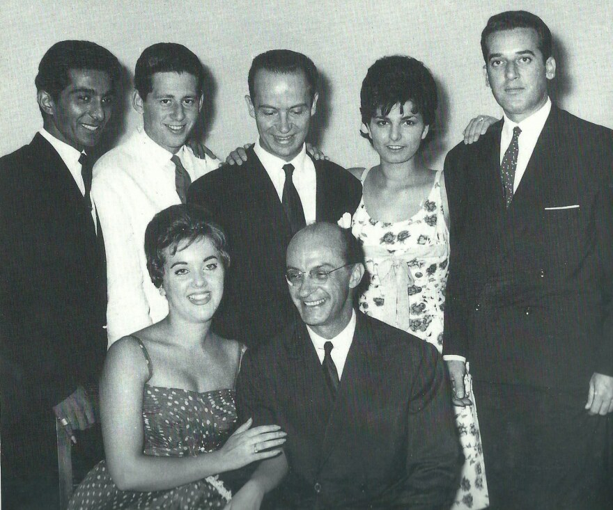 Γιάννης Βογιατζής: Ξεκίνησε να τραγουδάει για... δύο τσιγάρα - Η πρώτη δουλειά, ο Μίκης και η γυναίκα της ζωής του