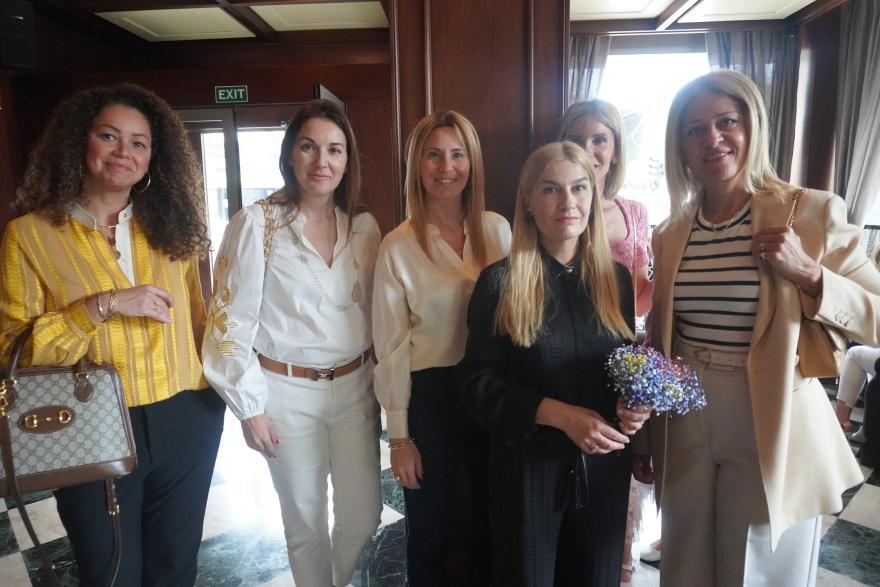 Σέβη Βολουδάκη: «Η δύναμη είναι γένους θηλυκού. Κάτι μοναδικό συμβαίνει στα Χανιά»