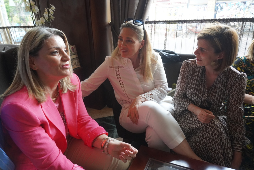 Σέβη Βολουδάκη: «Η δύναμη είναι γένους θηλυκού. Κάτι μοναδικό συμβαίνει στα Χανιά»