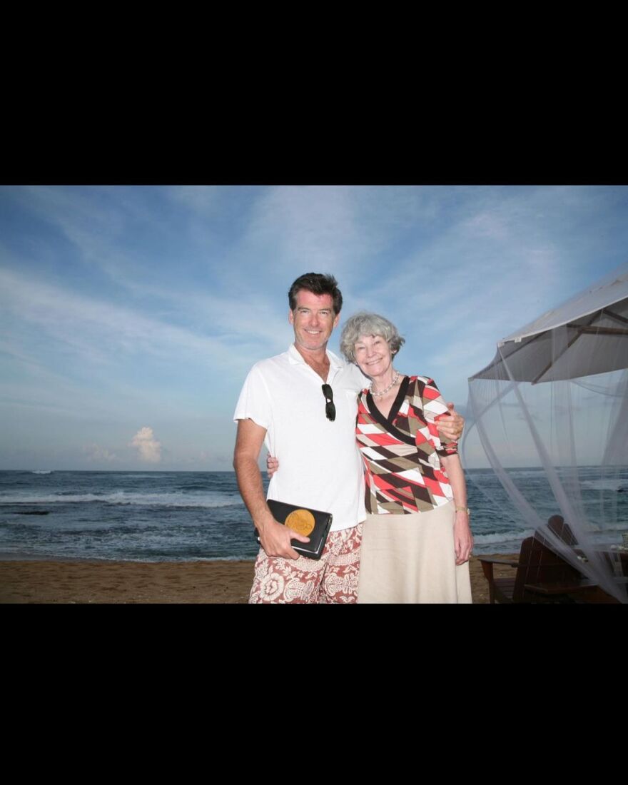 Πιρς Μπρόσναν: Έκλεισε τα 70 - Η εγκατάλειψη που σημάδεψε την παιδική του ηλικία, το Χόλιγουντ και η γυναίκα της ζωής του