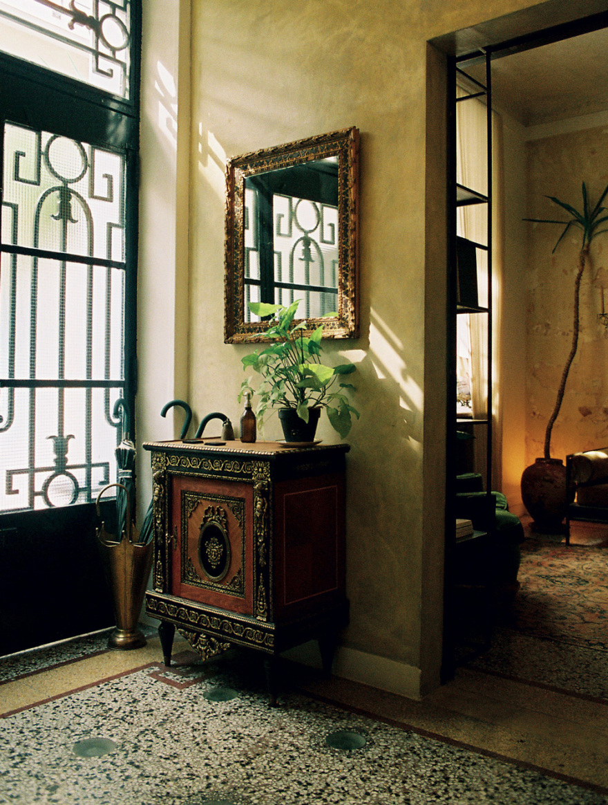 «Νέα ζωή» για ένα κτίριο του ’20 και ένα του ’50 σε Κολωνάκι και Ψυρρή 