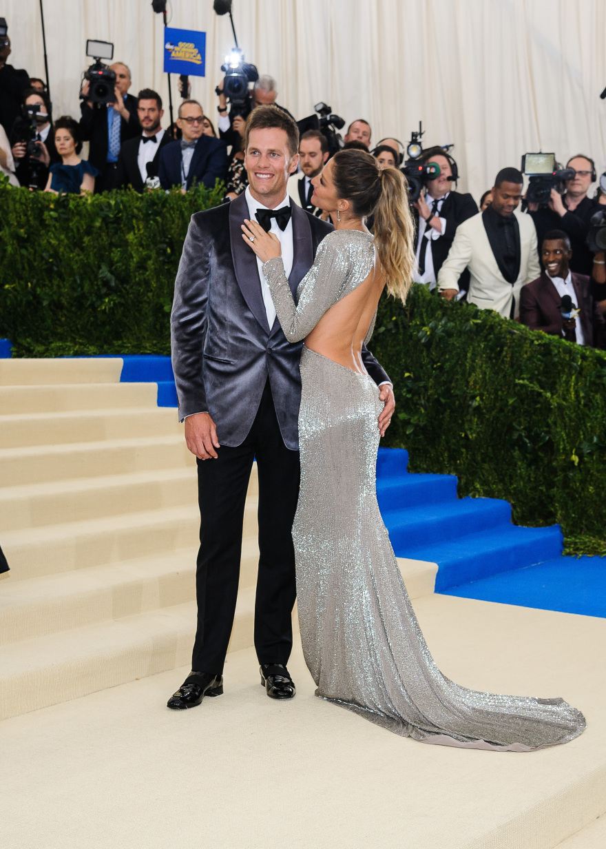 Τομ Μπρέιντι: Καυχιέται ότι βγαίνει κρυφά με ξανθιά σούπερ σταρ για να κάνει τη Ζιζέλ να ζηλέψει