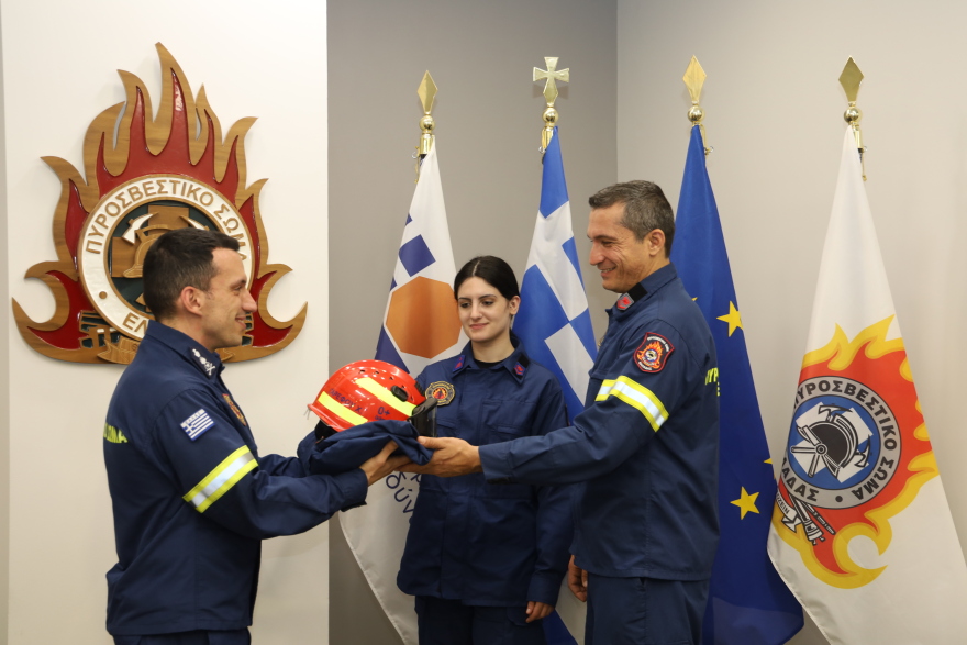 Δωρεά από τα Ιδρύματα Ιωάννη Σ. Λάτση και Αθηνάς Ι. Μαρτίνου σε 3.000 εθελοντές πυροσβέστες 