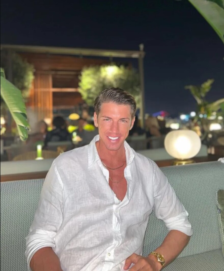 Εύη Βατίδου: «Με κέρδισε ο νεότερος άντρας, έχω βγάλει από το μυαλό μου την ύλη και τα πολλά χρήματα»