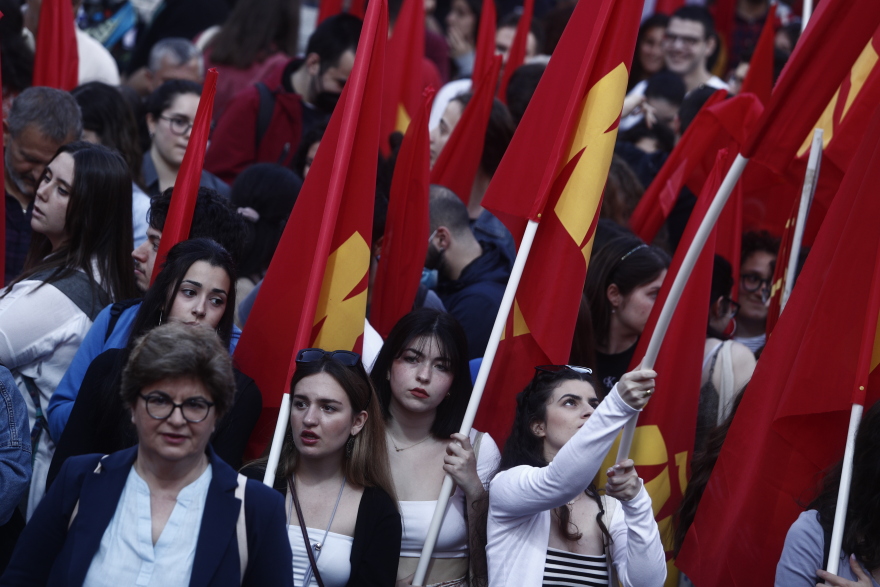 Κουτσούμπας στο Σύνταγμα: Την Κυριακή ζωντανεύουμε ξανά την ελπίδα, με δυνατό ΚΚΕ (βίντεο)