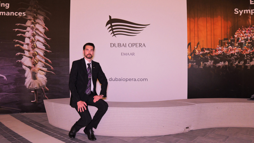 Κοστούμι της Κάλλας από αλουμίνιο κοσμεί έκθεση στην Όπερα του Ντουμπάι